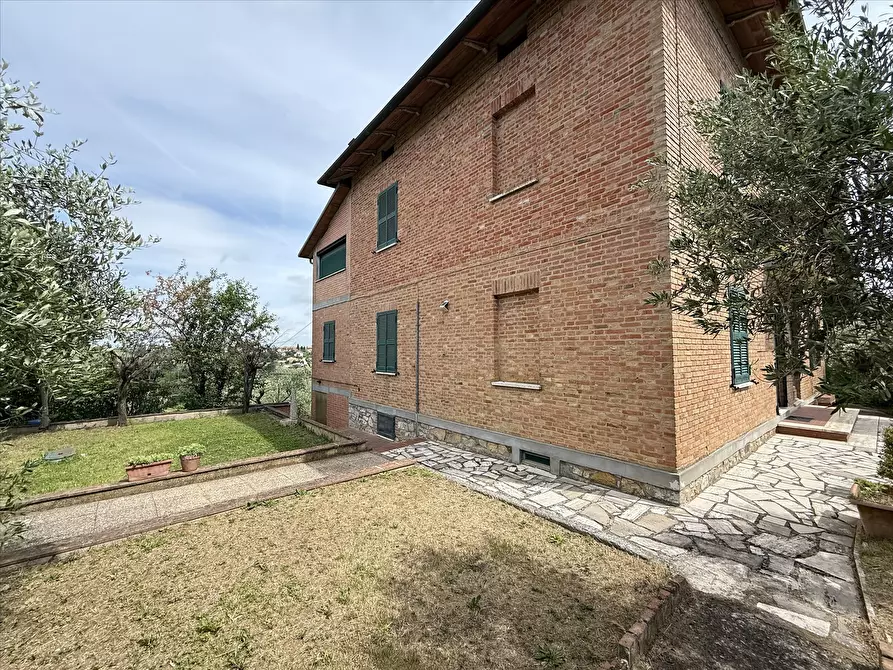 Immagine 2 di Porzione di casa in vendita  in Via Giuseppe Garibaldi, 145 a Castiglione Del Lago