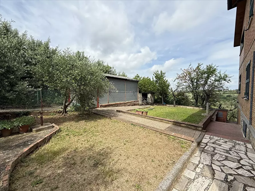 Immagine 4 di Porzione di casa in vendita  in Via Giuseppe Garibaldi, 145 a Castiglione Del Lago