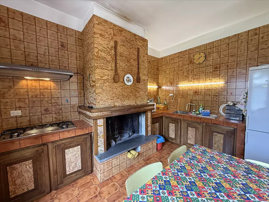 Immagine 8 di Porzione di casa in vendita  in Via Giuseppe Garibaldi, 145 a Castiglione Del Lago