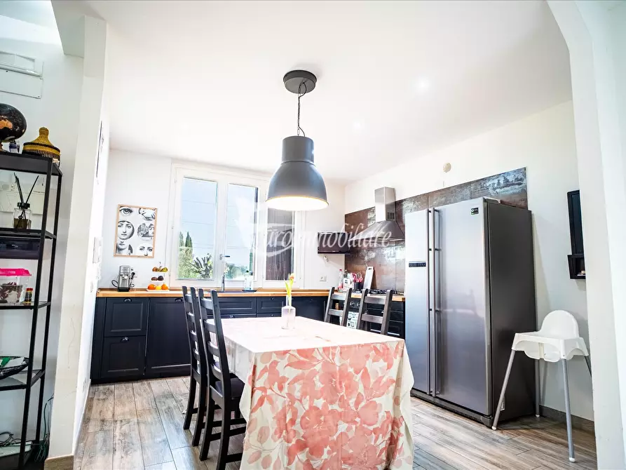 Immagine 10 di Villa in vendita  in Indirizzo non valido. a Castiglione Del Lago