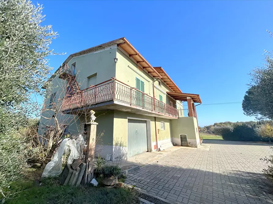 Immagine 2 di Rustico / casale in vendita  a Castiglione Del Lago