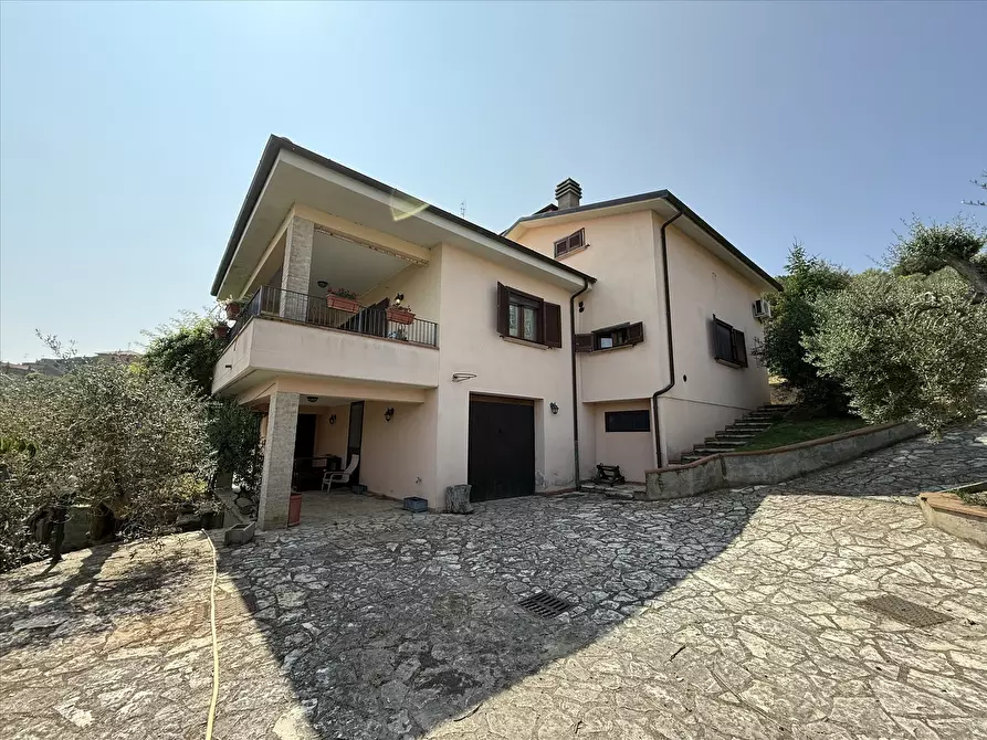 Immagine 4 di Villa in vendita  a Magione