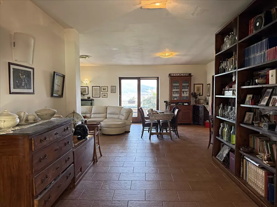 Immagine 7 di Villa in vendita  a Magione