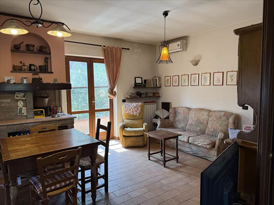 Immagine 10 di Villa in vendita  a Magione