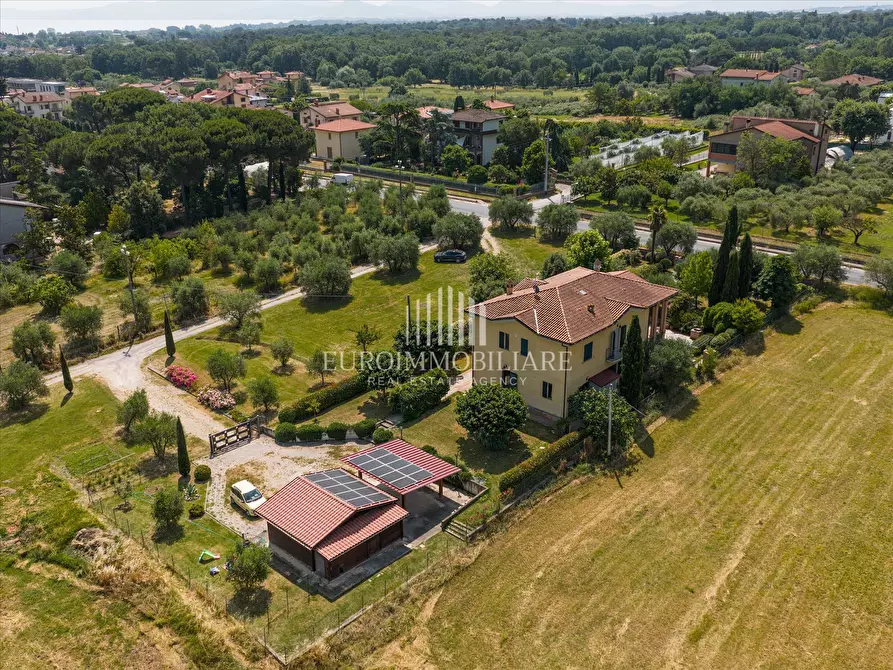 Immagine 6 di Villa in vendita  in Via Giuseppe Garibaldi, 7 a Castiglione Del Lago