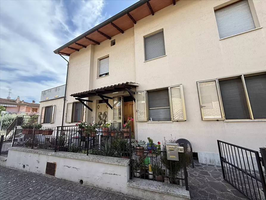 Immagine 1 di Appartamento in vendita  in Via Bruno Buozzi, 93 a Castiglione Del Lago