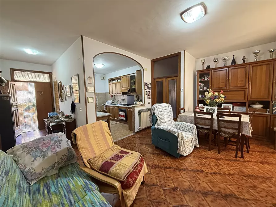 Immagine 6 di Appartamento in vendita  in Via Bruno Buozzi, 93 a Castiglione Del Lago