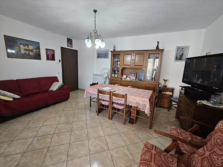 Immagine 6 di Appartamento in vendita  in Via Bruno Buozzi, 75 a Castiglione Del Lago