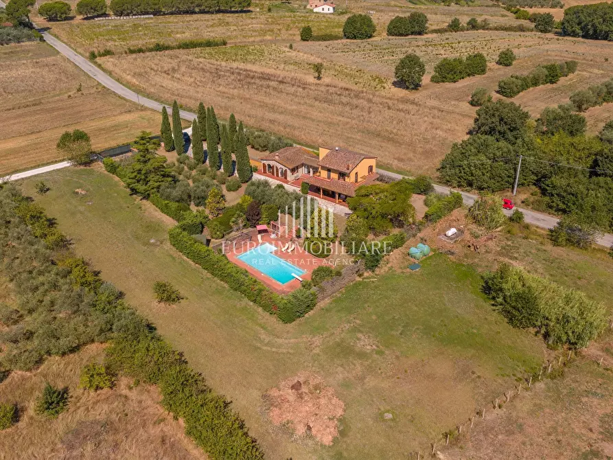 Immagine 5 di Villa in vendita  in Località Croce, 26 a Castiglione Del Lago