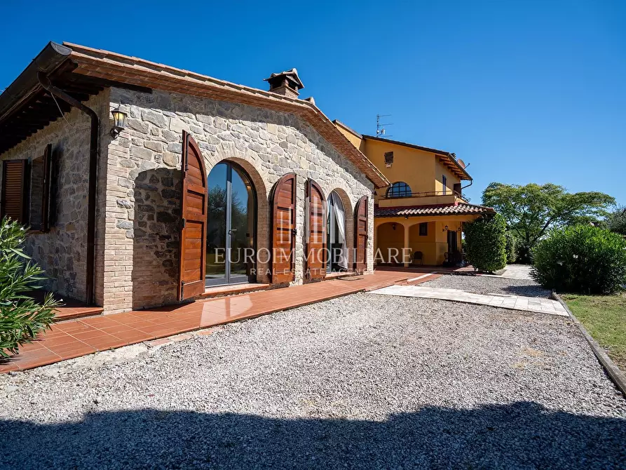 Immagine 10 di Villa in vendita  in Località Croce, 26 a Castiglione Del Lago