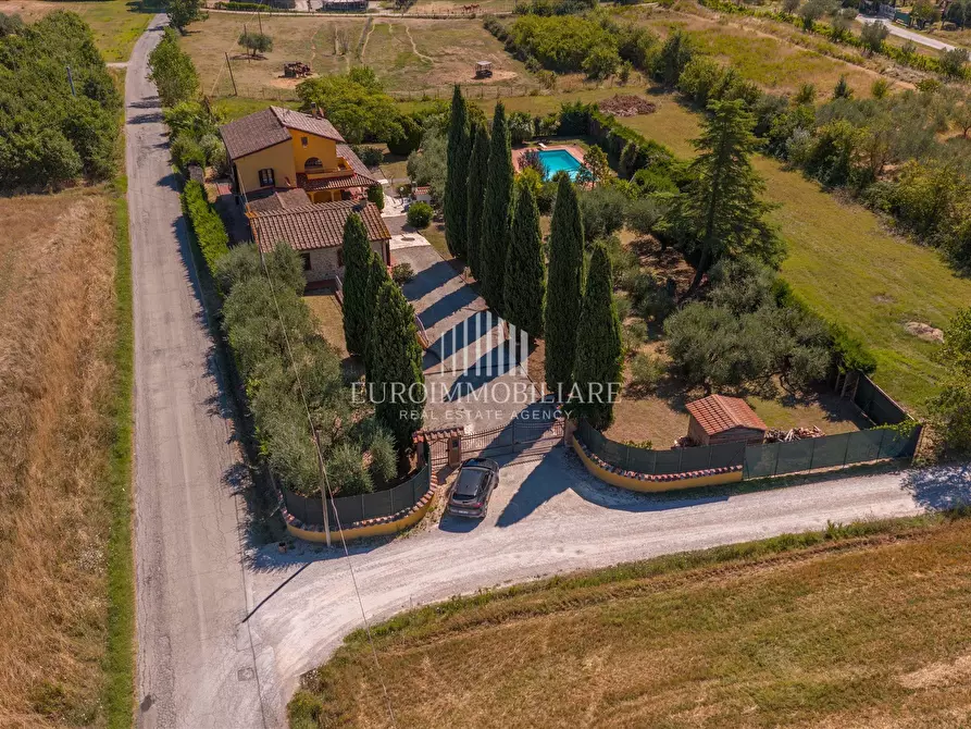 Immagine 8 di Villa in vendita  in Località Croce, 26 a Castiglione Del Lago