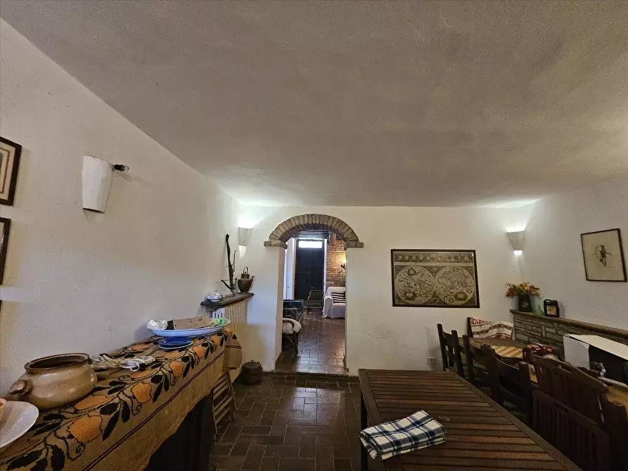 Immagine 8 di Porzione di casa in vendita  a Castiglione Del Lago