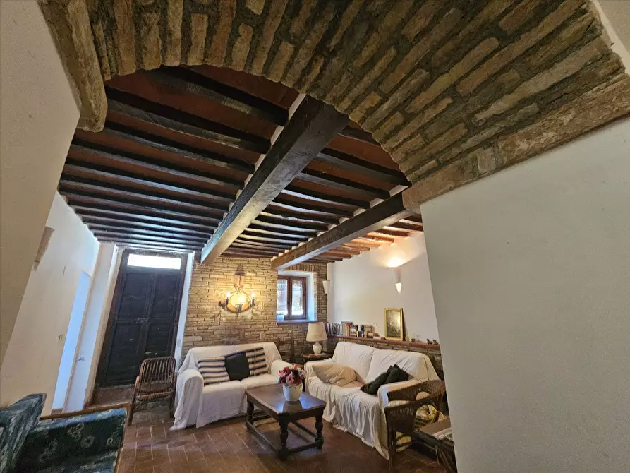 Immagine 9 di Porzione di casa in vendita  a Castiglione Del Lago