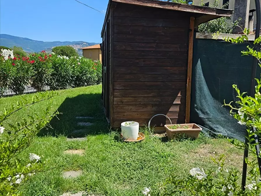 Immagine 8 di Villa in vendita  a Cortona