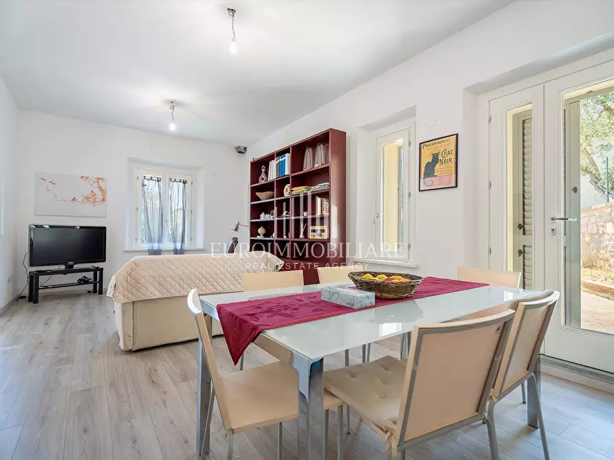 Immagine 9 di Villa in vendita  in Via Bruno Buozzi, 77 a Castiglione Del Lago