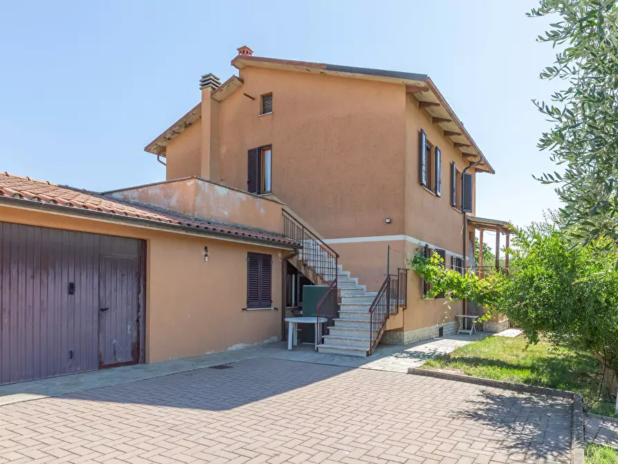 Immagine 3 di Casa indipendente in vendita  in Via Vittorio Emanuele, 43 a Castiglione Del Lago