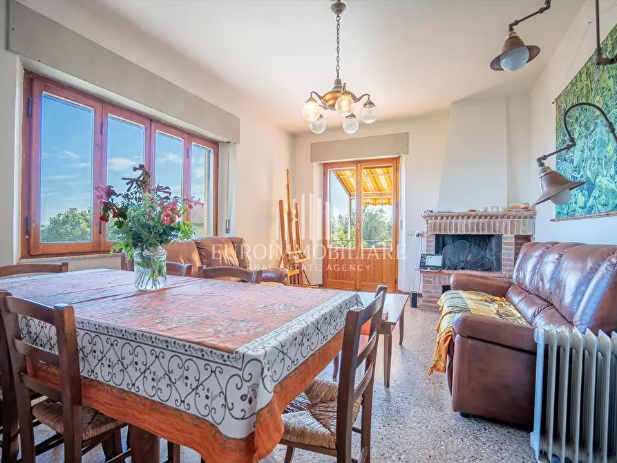 Immagine 10 di Villa in vendita  in Via Belvedere, 6 a Castiglione Del Lago