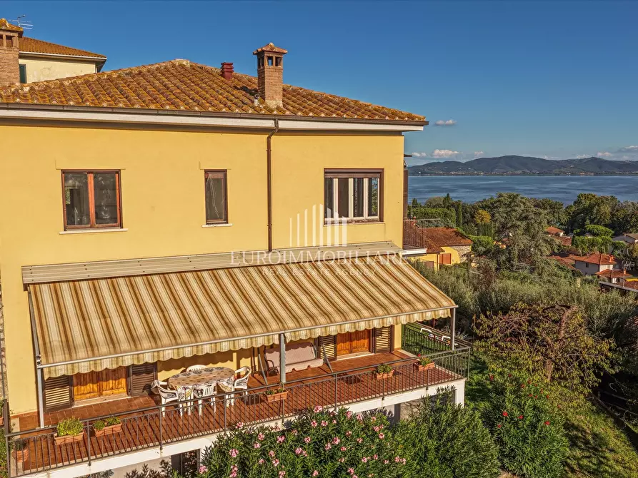 Immagine 2 di Villa in vendita  in Via Belvedere, 6 a Castiglione Del Lago