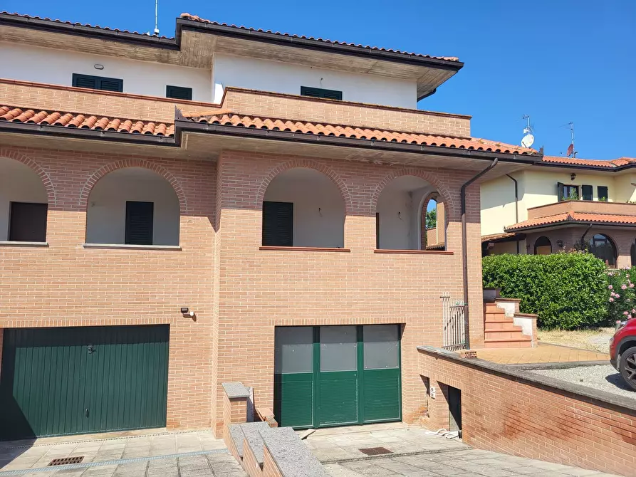 Immagine 4 di Appartamento in vendita  in Panicarola V.2 Agosto a Castiglione Del Lago