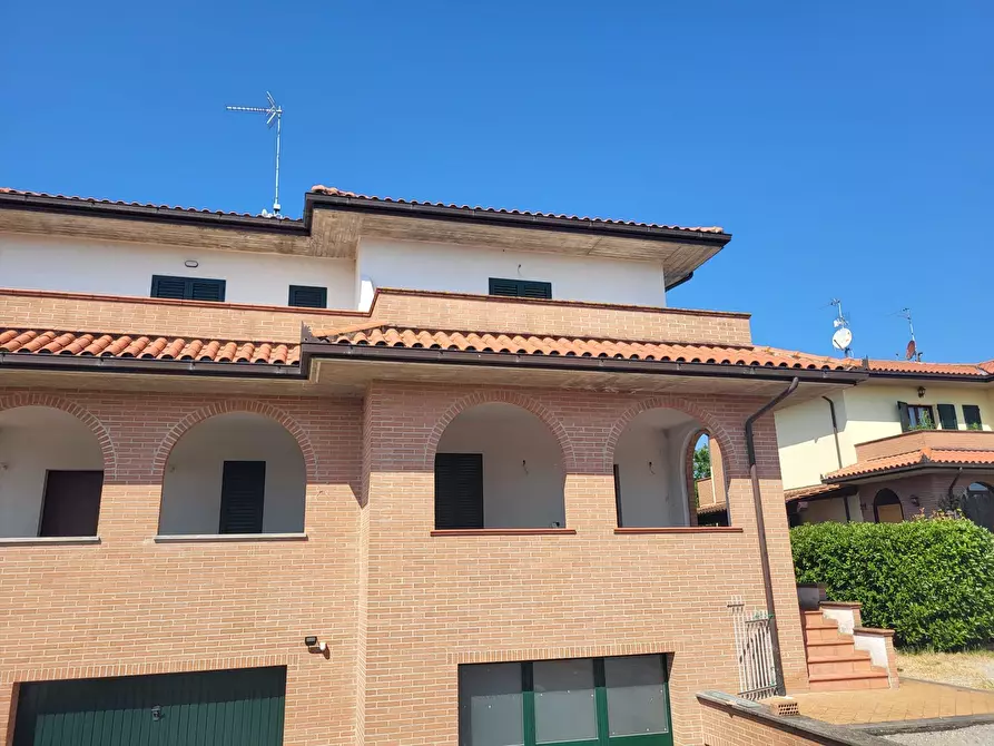 Immagine 5 di Appartamento in vendita  in Panicarola V.2 Agosto a Castiglione Del Lago