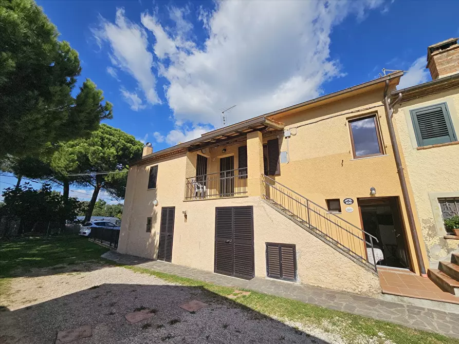 Immagine 2 di Porzione di casa in vendita  in Località Piselli, 31 a Castiglione Del Lago