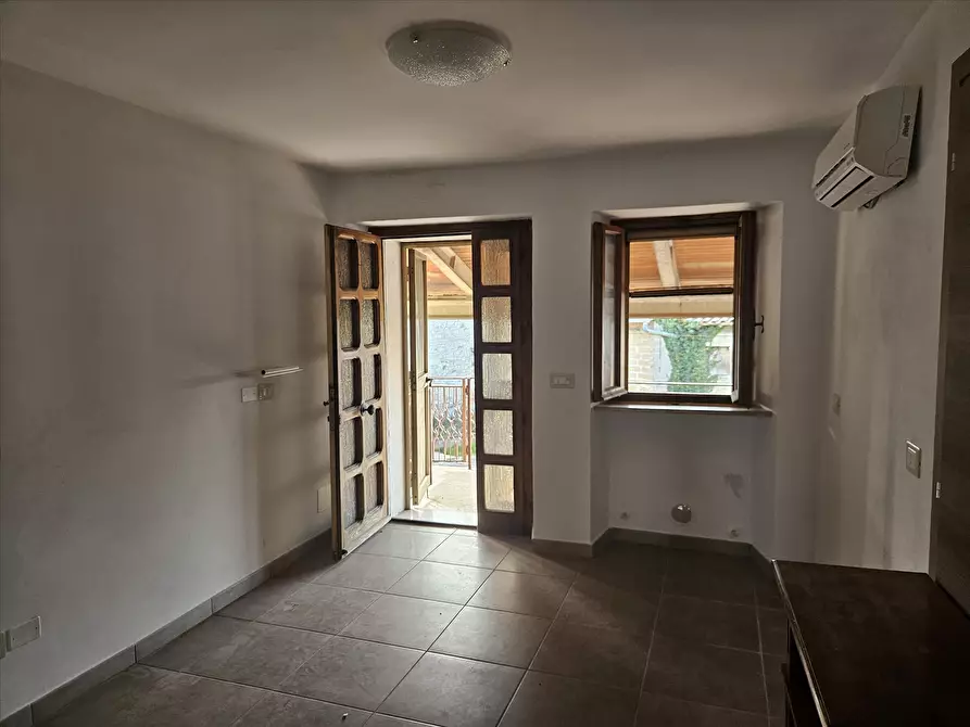 Immagine 8 di Porzione di casa in vendita  a Magione