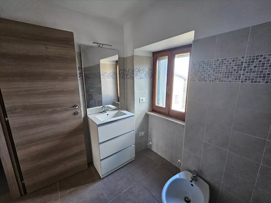 Immagine 10 di Porzione di casa in vendita  a Magione