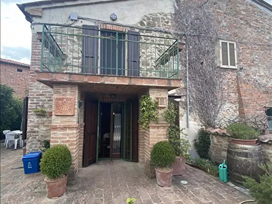 Immagine 1 di Porzione di casa in vendita  in Via Bertoni, 54 a Castiglione Del Lago
