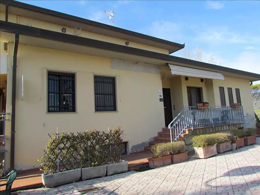 Immagine 4 di Albergo/B&B/Residence in vendita  in Strada Statale Trasimeno, 9 a Cortona