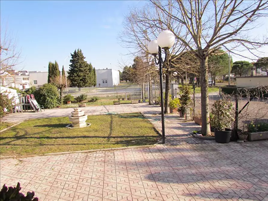 Immagine 8 di Albergo/B&B/Residence in vendita  in Strada Statale Trasimeno, 9 a Cortona