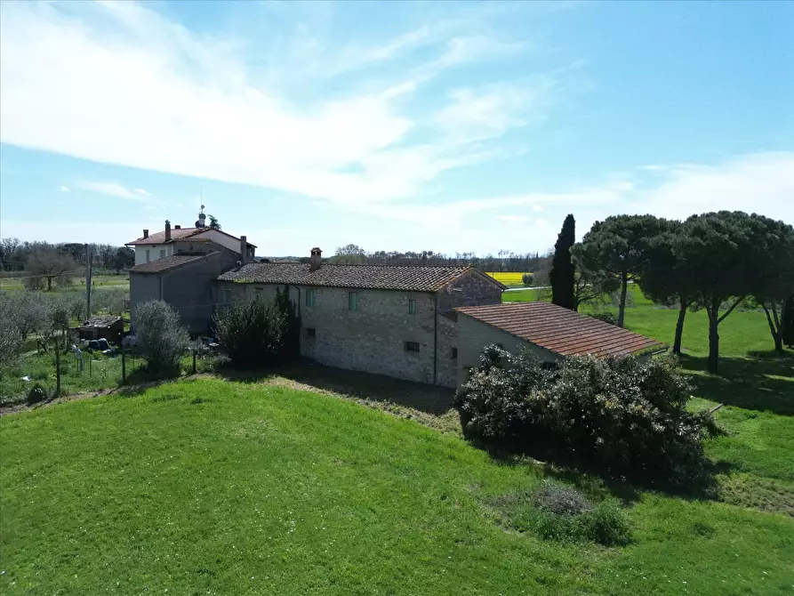 Immagine 5 di Porzione di casa in vendita  in Indirizzo non valido. a Castiglione Del Lago