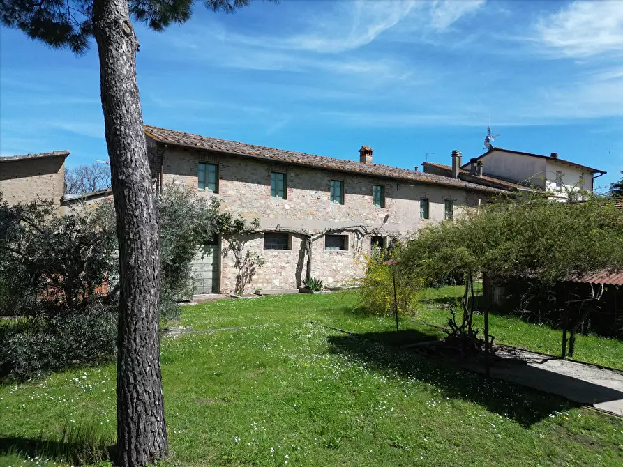 Immagine 7 di Porzione di casa in vendita  in Indirizzo non valido. a Castiglione Del Lago