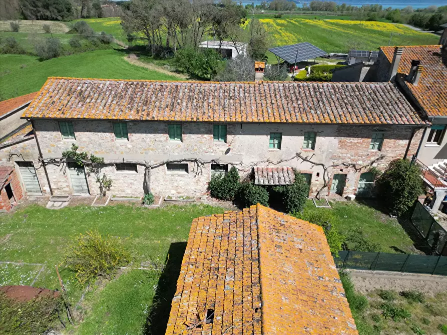 Immagine 8 di Porzione di casa in vendita  in Indirizzo non valido. a Castiglione Del Lago