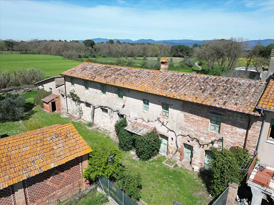 Immagine 9 di Porzione di casa in vendita  in Indirizzo non valido. a Castiglione Del Lago