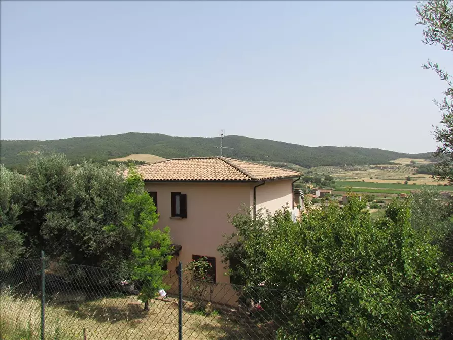 Immagine 1 di Villa in vendita  in S.Savino a Magione