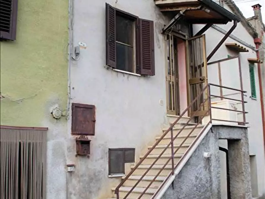 Immagine 1 di Porzione di casa in vendita  in Via Cerreta, 5 a Castiglione Del Lago
