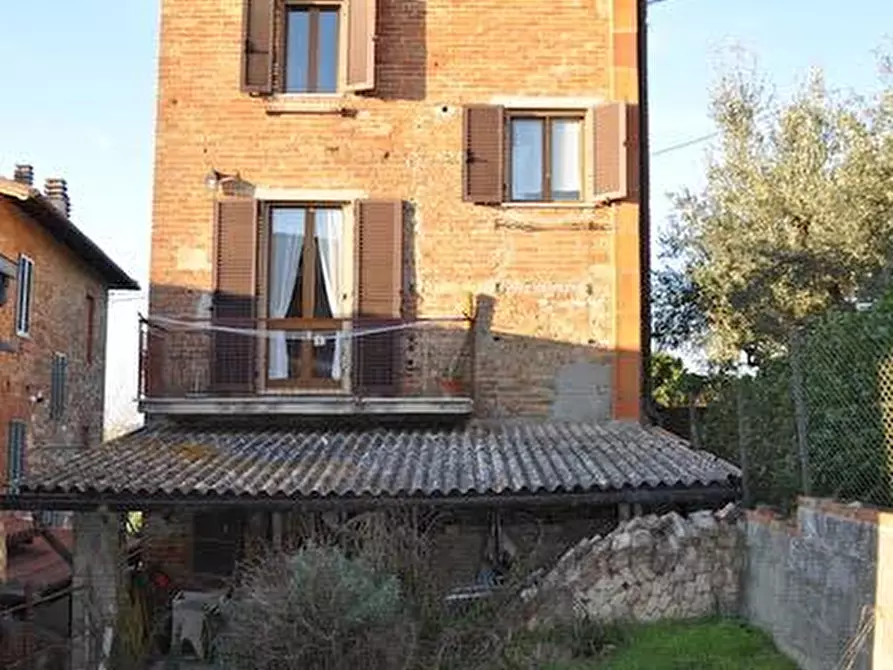 Immagine 1 di Casa indipendente in vendita  in Via degli Eroi, 19 a Castiglione Del Lago