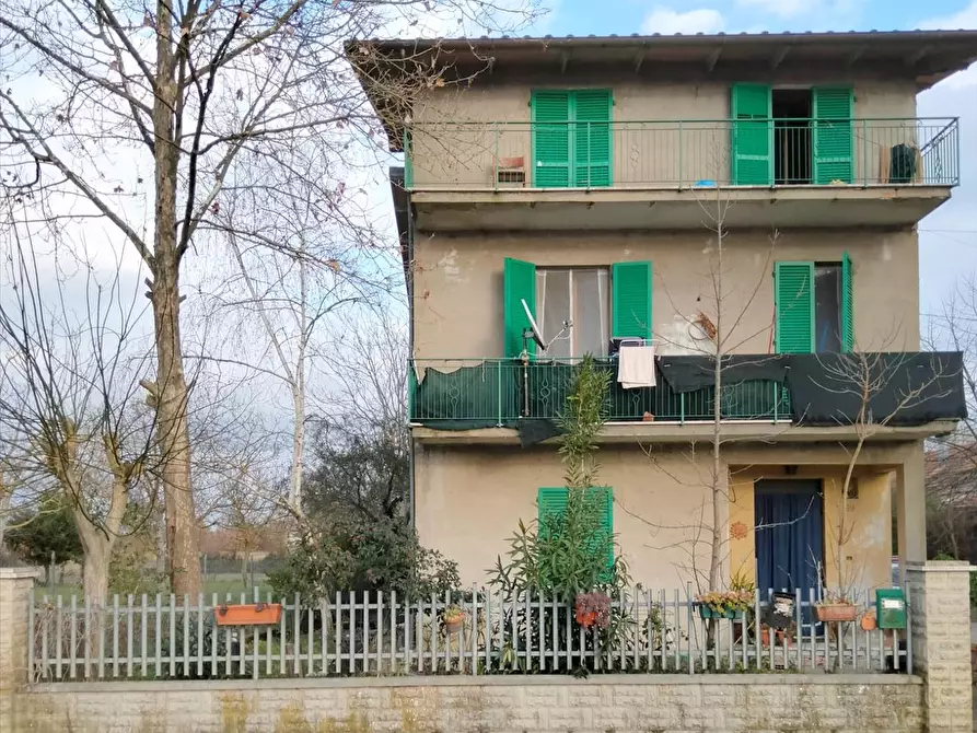 Immagine 1 di Casa indipendente in vendita  in Piazza Balilla, 8 a Castiglione Del Lago