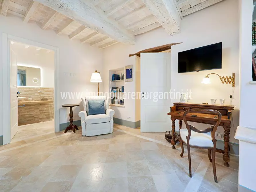 Immagine 5 di Immobile di prestigio in vendita  a Sarteano