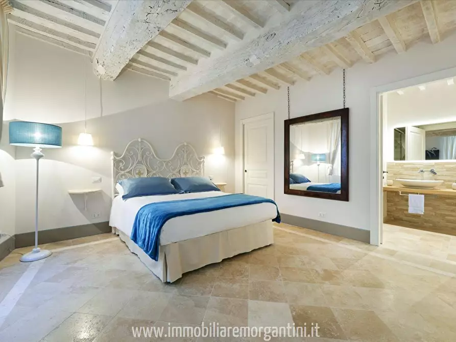 Immagine 4 di Immobile di prestigio in vendita  a Sarteano