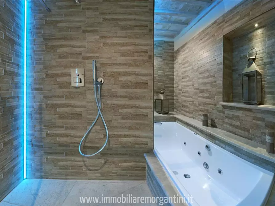 Immagine 6 di Immobile di prestigio in vendita  a Sarteano