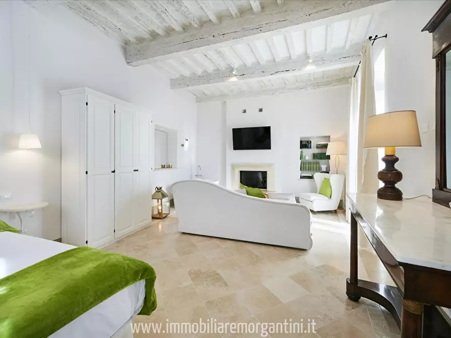 Immagine 10 di Immobile di prestigio in vendita  a Sarteano