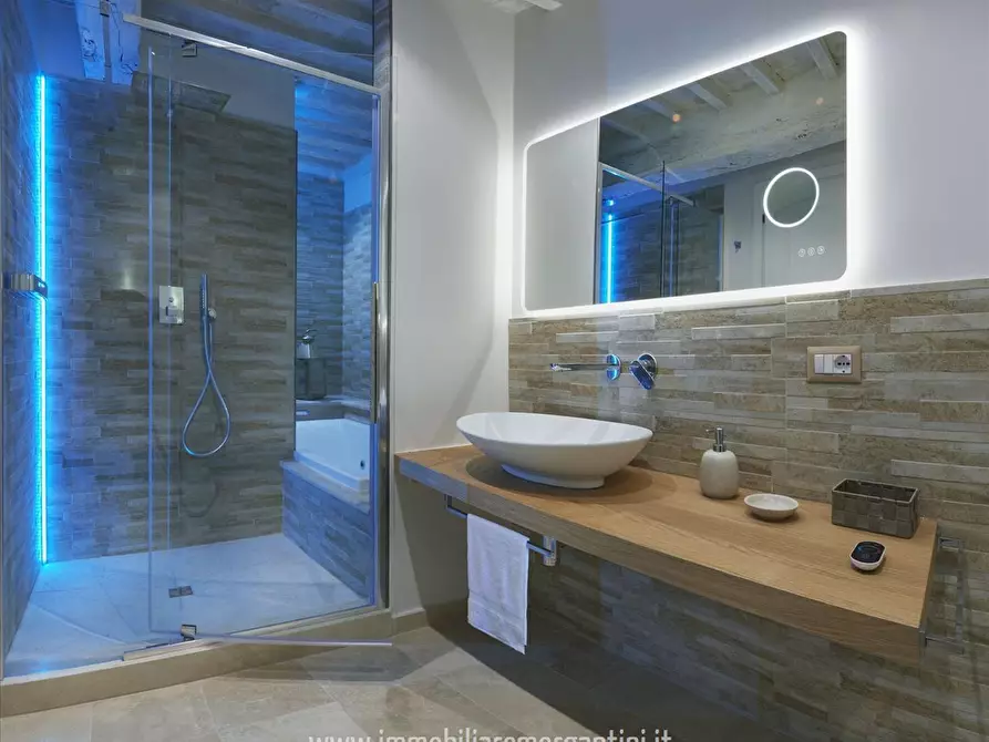 Immagine 7 di Immobile di prestigio in vendita  a Sarteano