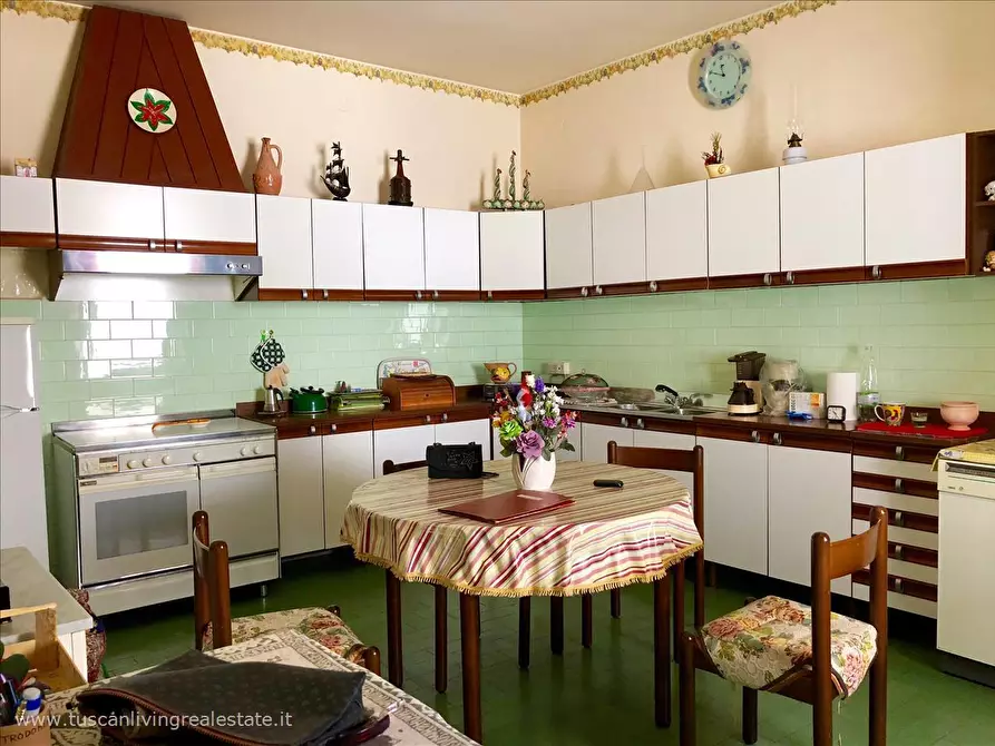 Immagine 5 di Palazzo in vendita  a Sarteano