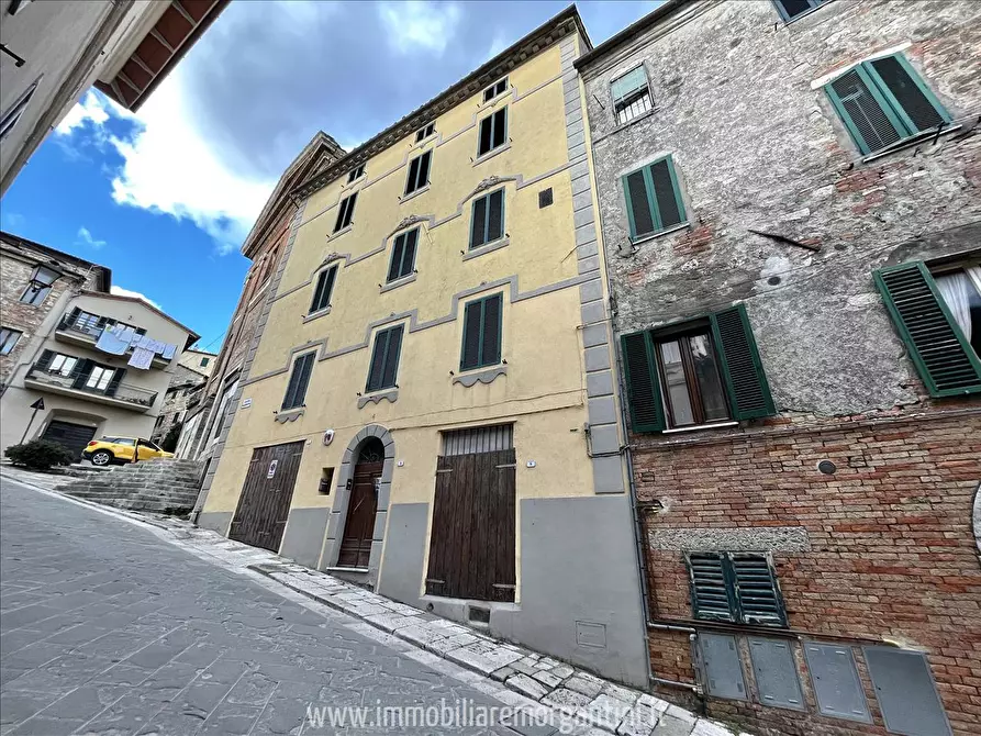 Immagine 2 di Palazzo in vendita  a Sarteano