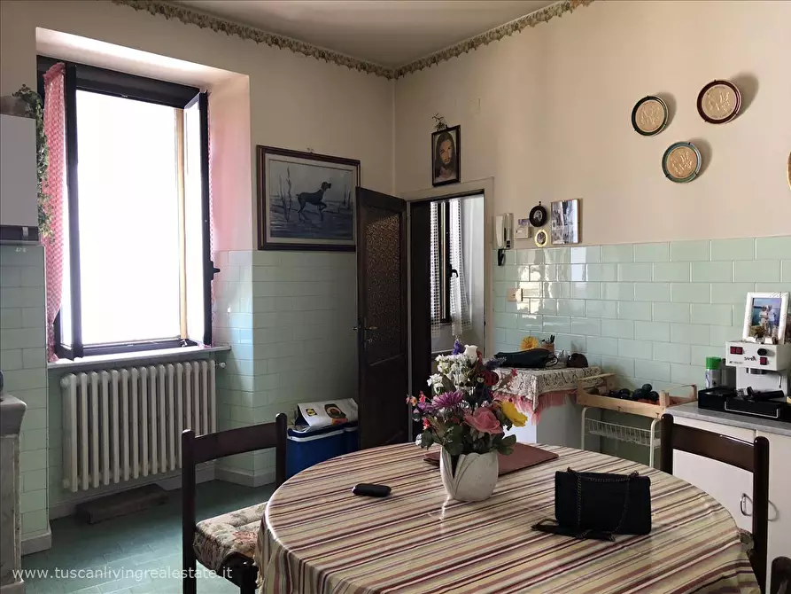 Immagine 8 di Palazzo in vendita  a Sarteano