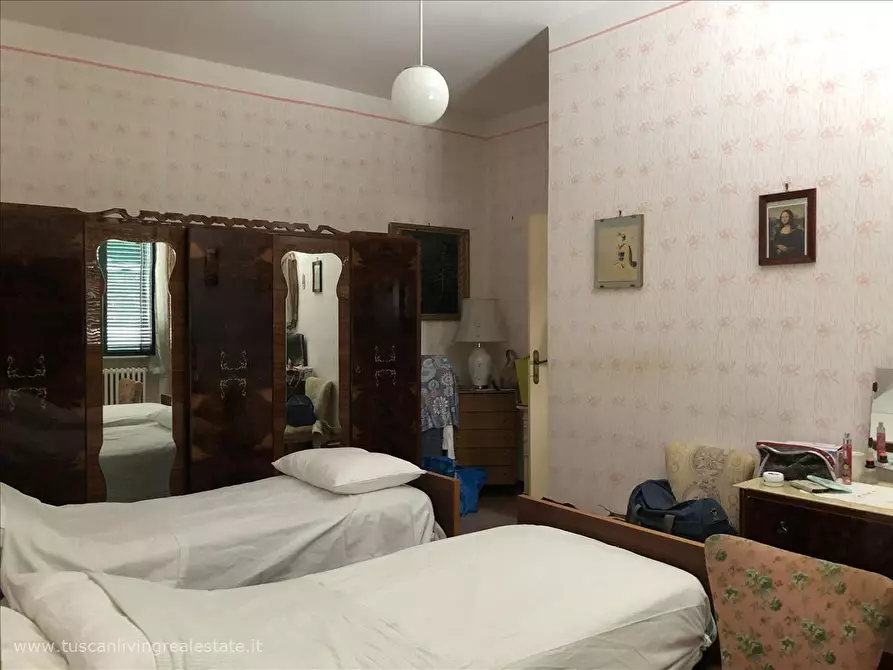 Immagine 9 di Palazzo in vendita  a Sarteano