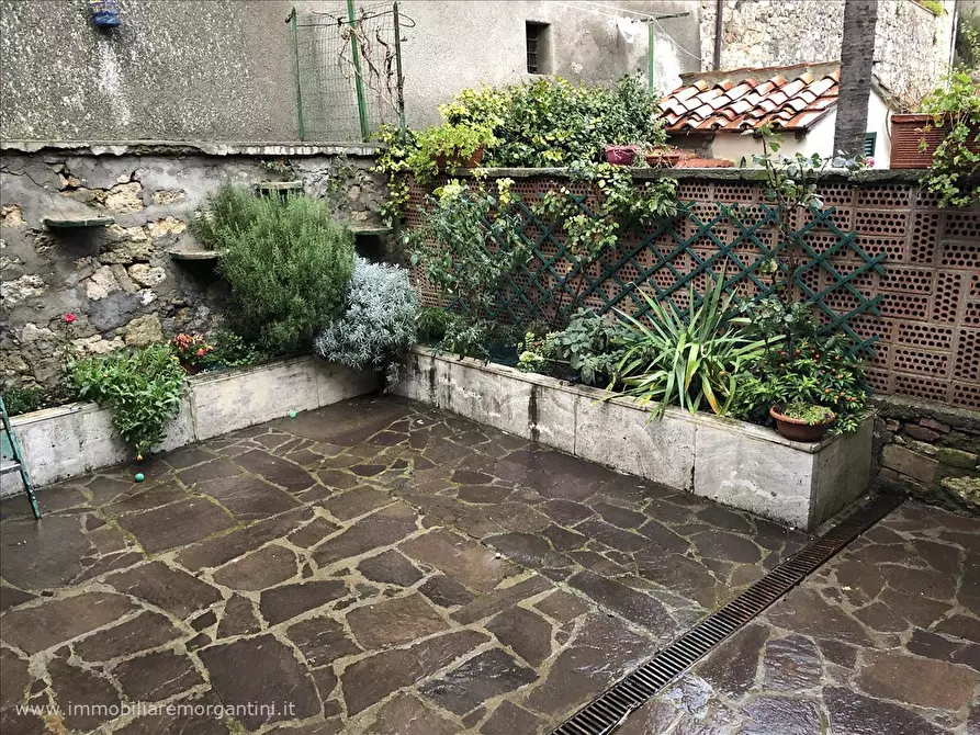 Immagine 2 di Appartamento in vendita  in Piazza XXIV Giugno 1944 a Sarteano