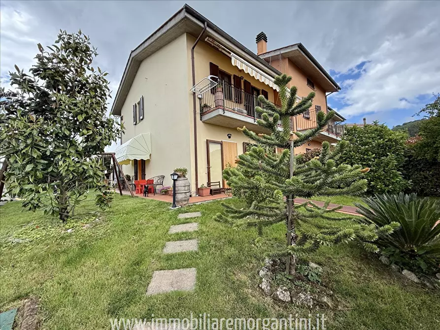 Immagine 2 di Villetta a schiera in vendita  a Sarteano