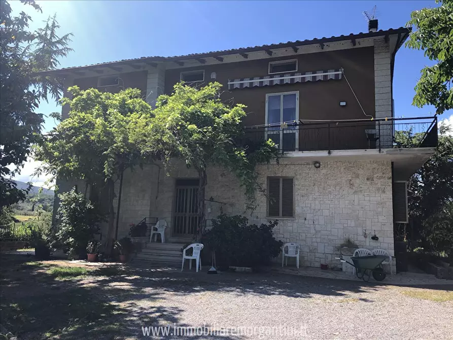 Immagine 3 di Villa in vendita  a Sarteano